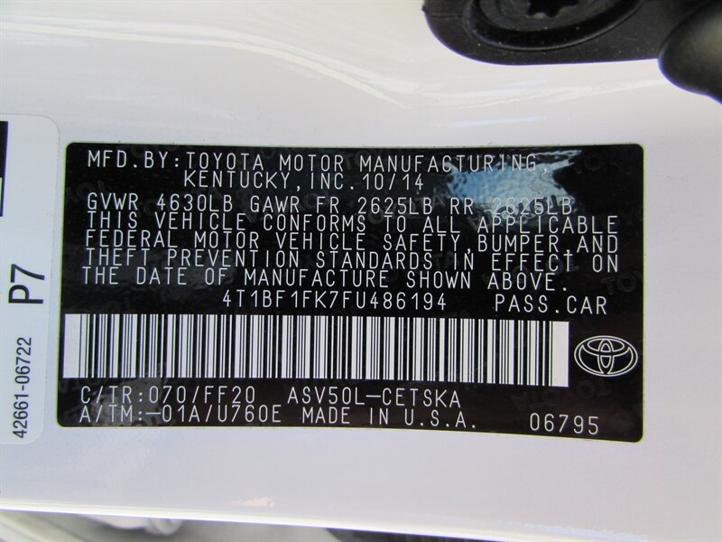 Used 2015 Toyota Camry SE w/ Moonroof Package FWD image 32