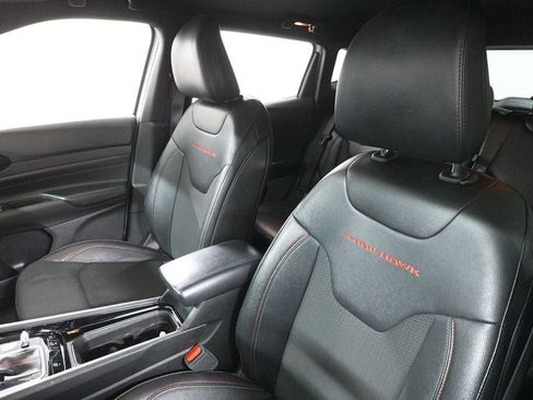 Used 2024 Jeep Compass Trailhawk image 12