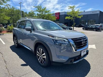 New 2025 Nissan Pathfinder Platinum w/ Cargo Package