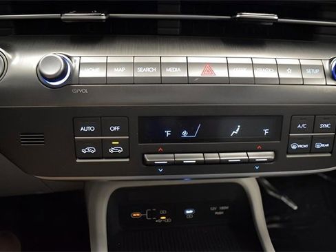 Used 2025 Hyundai Kona SEL image 29