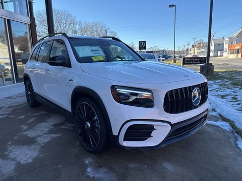 New 2026 Mercedes-Benz GLB 35 AMG 4MATIC image 2