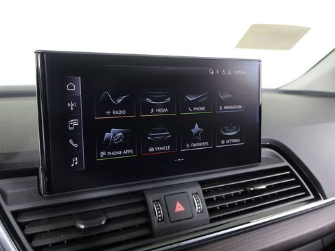Used 2023 Audi Q5 2.0T Premium w/ Convenience Package image 6