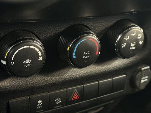 Used 2016 Jeep Wrangler Unlimited Sport image 19