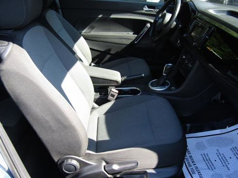 Used 2018 Volkswagen Beetle 2.0T S image 27