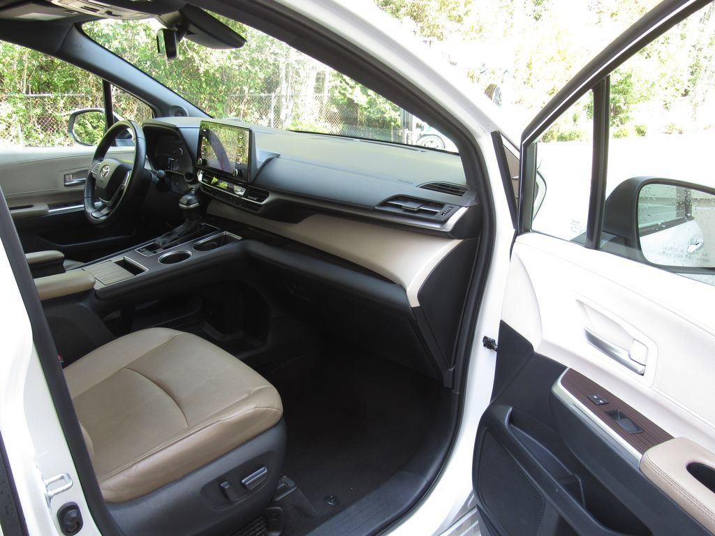 Certified 2023 Toyota Sienna XLE w/ XLE Plus Package AWD/4WD image 19