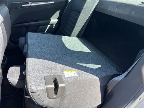 Used 2015 Ford Fusion SE FWD image 29