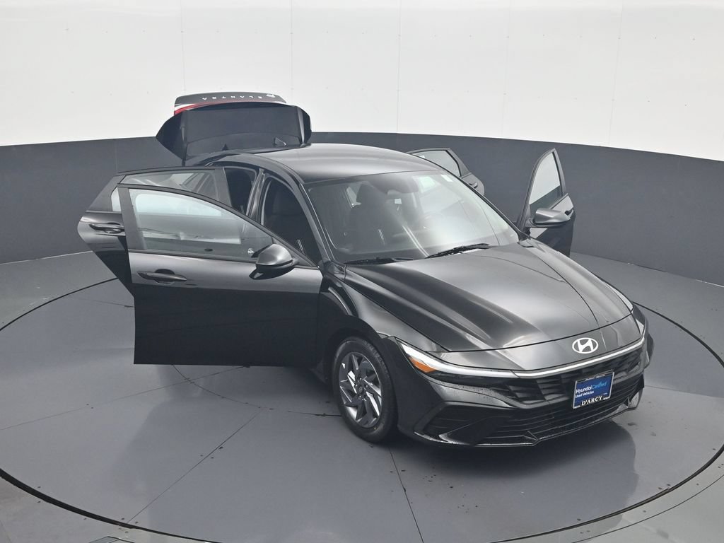 Certified 2024 Hyundai Elantra SEL FWD image 30