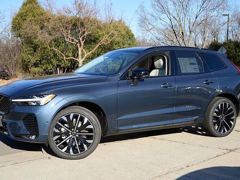 New 2026 Volvo XC60 B5 Ultra w/ Protection Package Premier image 3