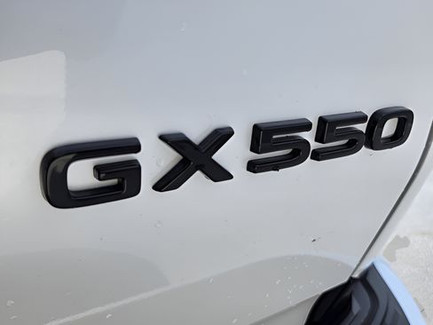 Used 2025 Lexus GX 550 w/ Cold Area Package AWD/4WD image 36