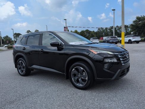 Certified 2026 Nissan Rogue SV FWD image 2