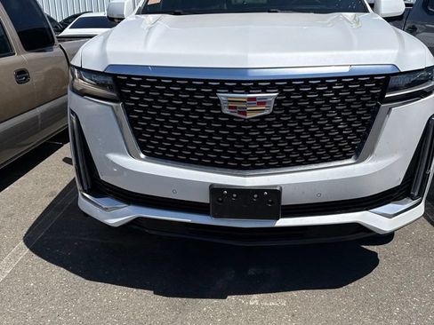 Used 2021 Cadillac Escalade Premium Luxury AWD/4WD image 3