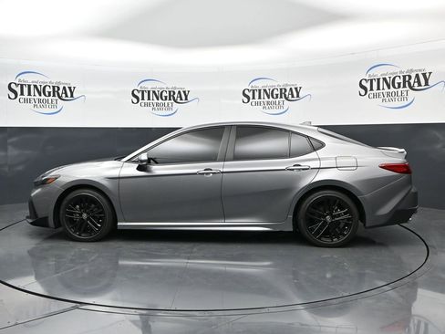 Used 2025 Toyota Camry SE w/ Multimedia Upgrade Package image 4