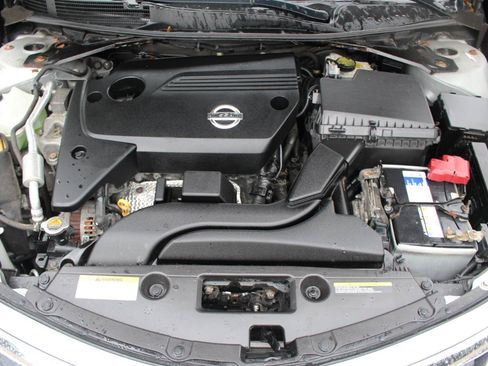 Used 2013 Nissan Altima 2.5 SV FWD image 43