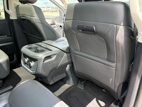 Used 2025 Ford Expedition Active AWD/4WD image 46
