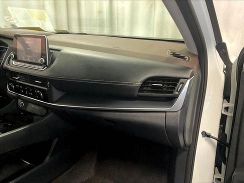 Used 2023 Nissan Rogue S AWD/4WD image 13