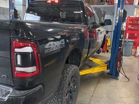 Used 2020 RAM 2500 Big Horn w/ Night Edition AWD/4WD image 3