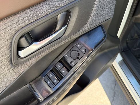 Used 2023 Nissan Rogue SV image 18