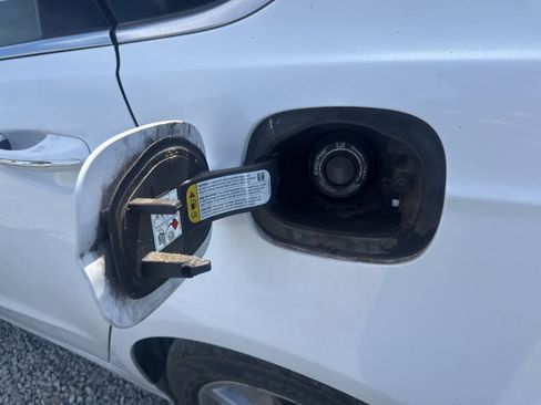 Used 2017 Ford Fusion Energi SE image 13