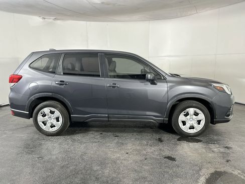 Used 2022 Subaru Forester AWD/4WD image 9