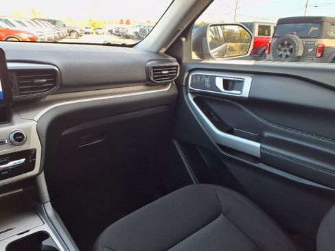 Certified 2023 Ford Explorer XLT w/ Class IV Trailer Tow Package image 15