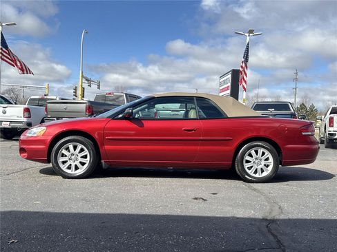 Used 2003 Chrysler Sebring GTC FWD image 12