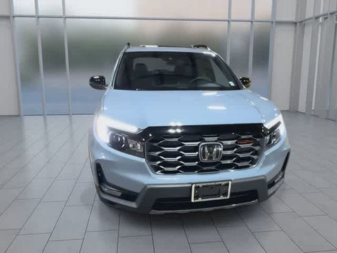 Used 2023 Honda Passport TrailSport image 3