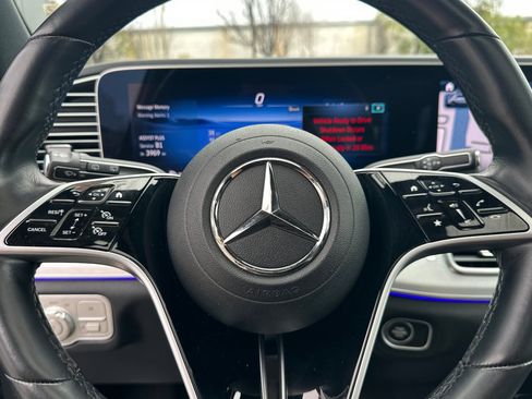 Used 2024 Mercedes-Benz GLE 450e 4MATIC image 16