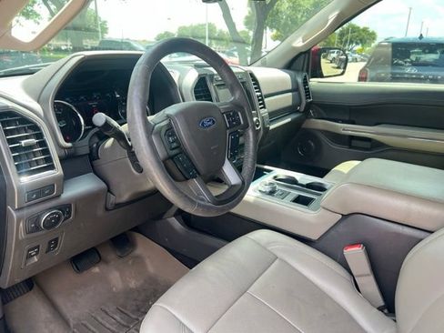 Used 2019 Ford Expedition XLT w/ Equipment Group 202A RWD image 9