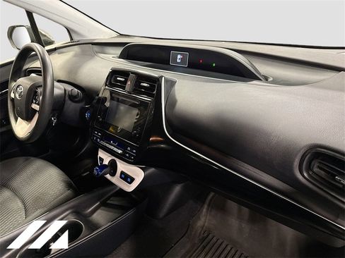 Used 2017 Toyota Prius Two image 27
