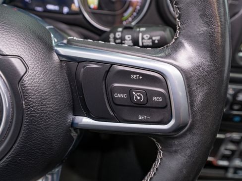 Used 2022 Jeep Wrangler Unlimited Sahara w/ Cold Weather Group AWD/4WD image 26