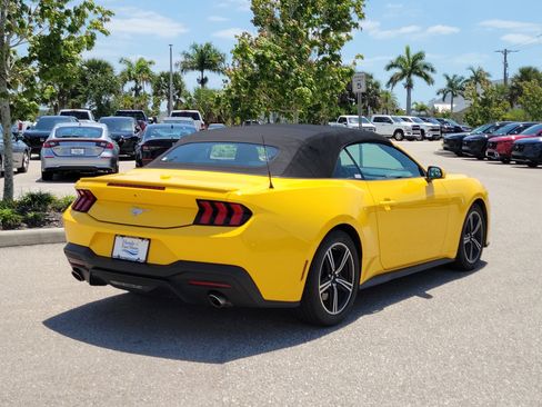 Used 2024 Ford Mustang Premium image 6
