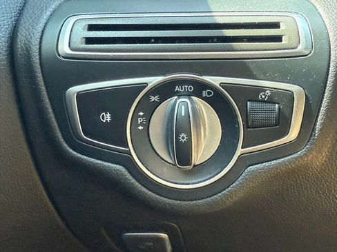 Used 2018 Mercedes-Benz C 300 4MATIC Sedan image 19