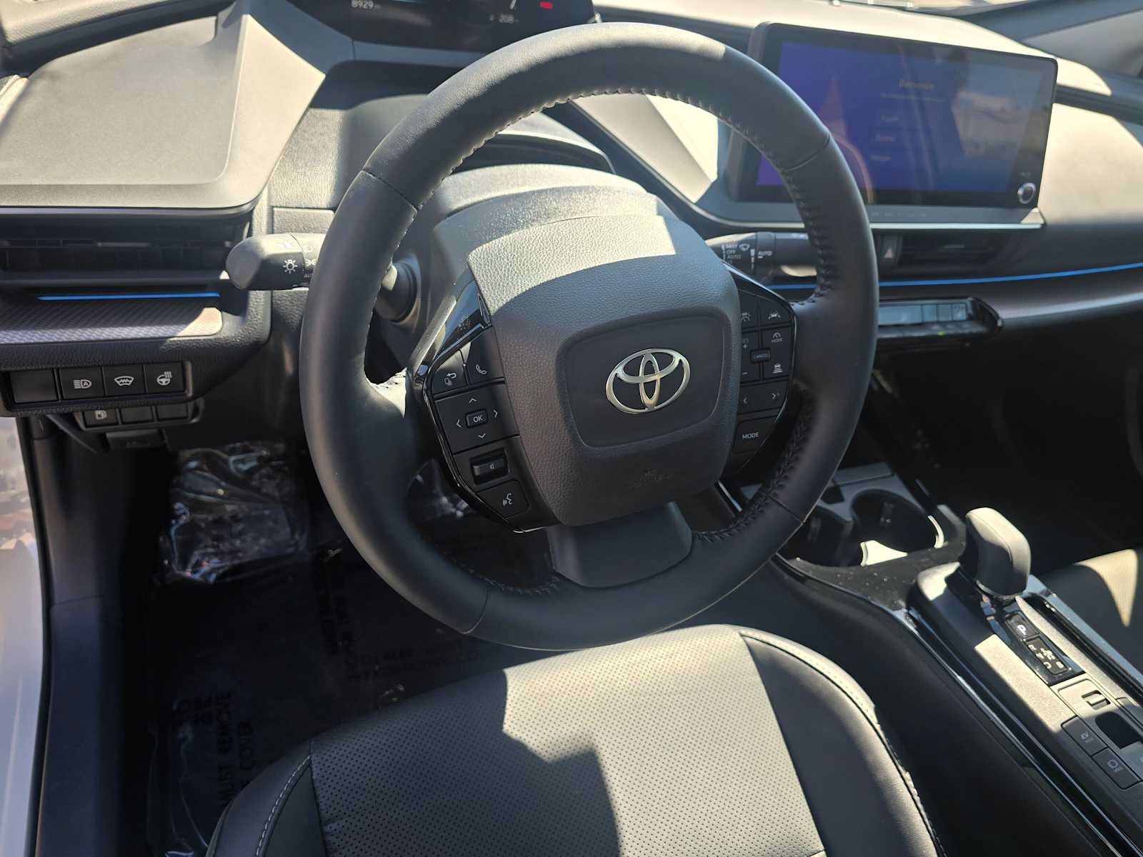 Used 2026 Toyota Prius XLE AWD/4WD image 25
