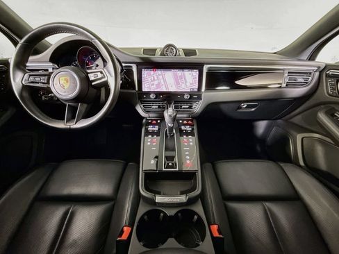 Certified 2023 Porsche Macan AWD/4WD image 11