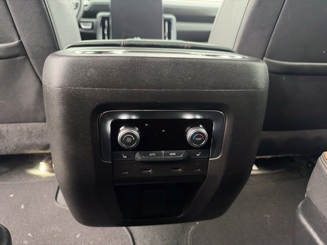Used 2025 GMC Yukon AT4 w/ AT4 Premium Plus Package AWD/4WD image 25