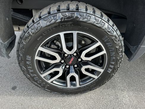 Certified 2024 GMC Sierra 1500 AT4 w/ Technology Package image 18