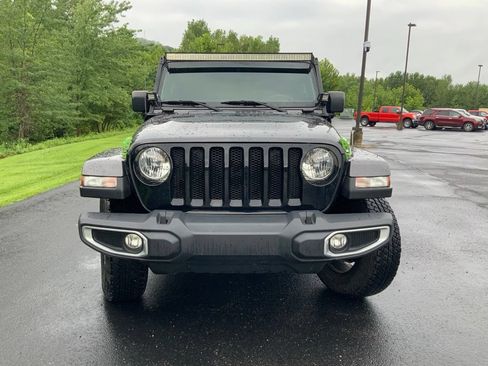 Used 2021 Jeep Wrangler Unlimited Sahara w/ Cold Weather Group AWD/4WD image 3