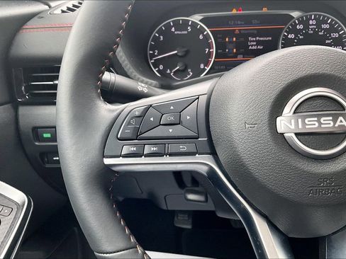 Used 2024 Nissan Sentra SR w/ SR Premium Package image 17