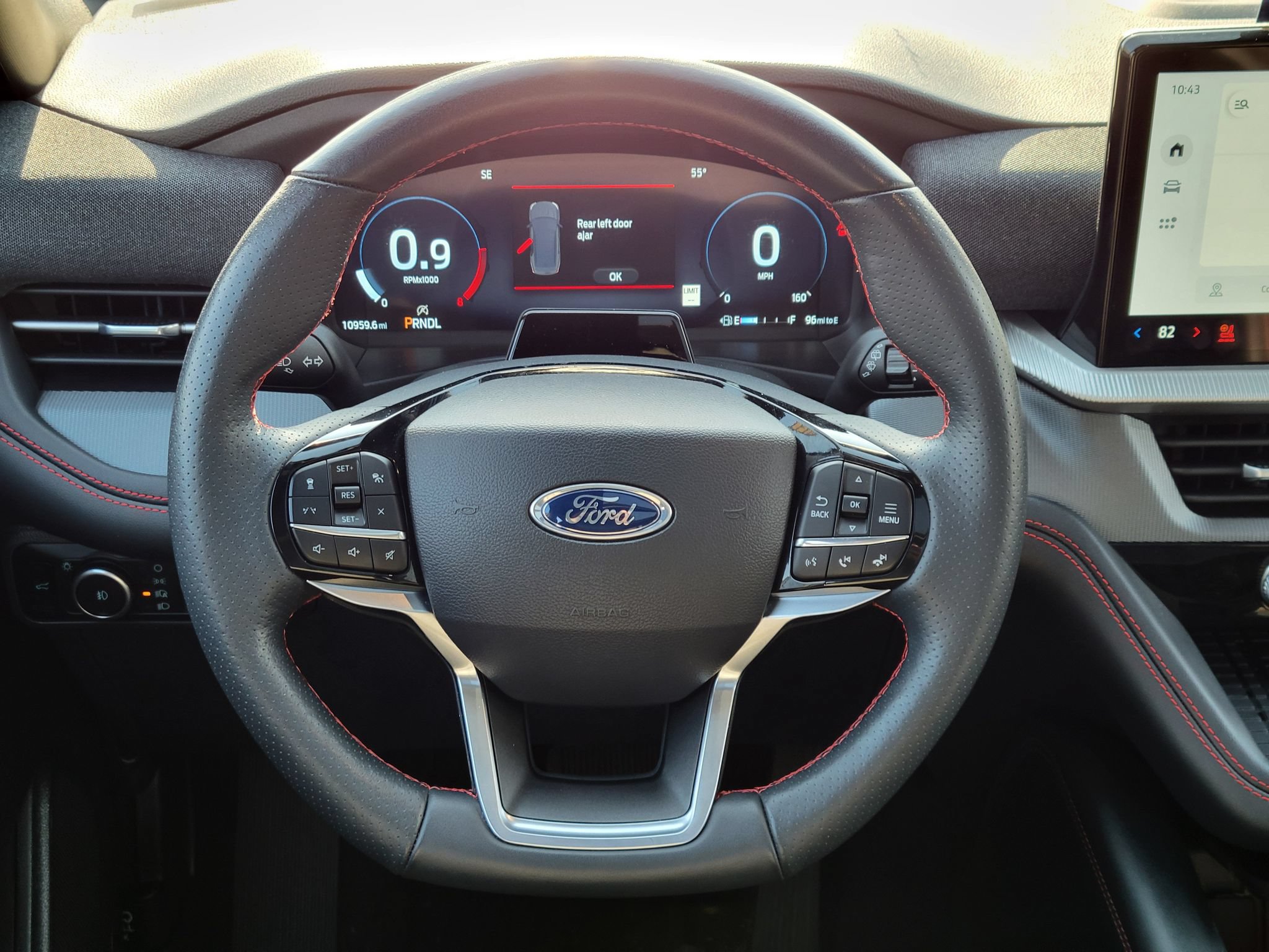 Certified 2025 Ford Explorer ST-Line w/ Premium Package AWD/4WD image 28