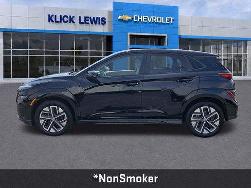 Used 2023 Hyundai Kona SE image 4