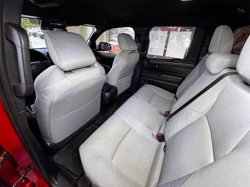 Used 2025 Toyota Tacoma SR5 AWD/4WD image 41