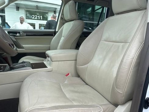 Used 2014 Lexus GX 460 w/ Premium Package AWD/4WD image 14