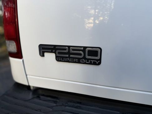 Used 2000 Ford F250 Lariat image 28