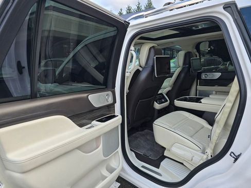 Used 2019 Lincoln Navigator Black Label w/ Cargo Package image 15