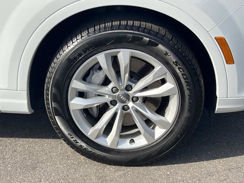 Used 2019 Audi Q7 3.0T Premium image 31