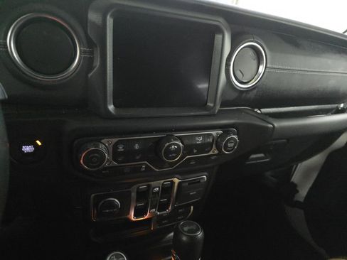 Used 2022 Jeep Wrangler Unlimited Sahara w/ Cold Weather Group image 6