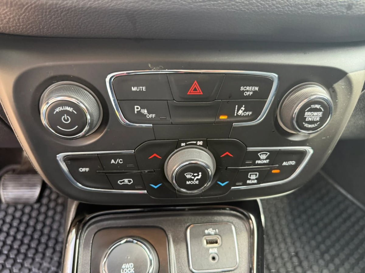 Used 2021 Jeep Compass Limited AWD/4WD image 34