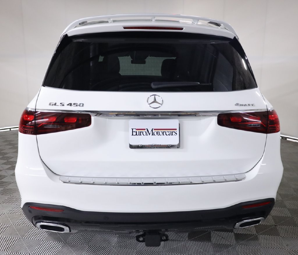 Used 2025 Mercedes-Benz GLS 450 4MATIC w/ AMG Line Exterior image 5