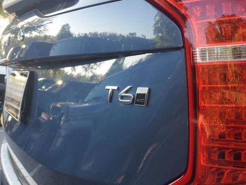 Used 2021 Volvo XC90 T6 Momentum w/ Climate Package AWD/4WD image 8