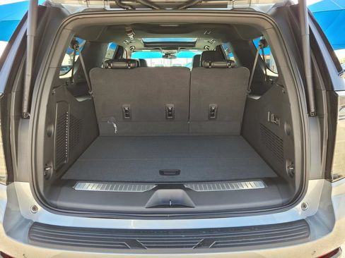 New 2026 Chevrolet Suburban RST w/ RST Capability Package AWD/4WD image 6
